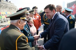 Ветераны приняли парад Победы в Екатеринбурге