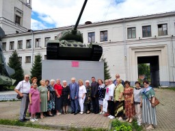 Поздравление  пенсионеров, ветеранов с Днём пенсионера в Свердловской области.